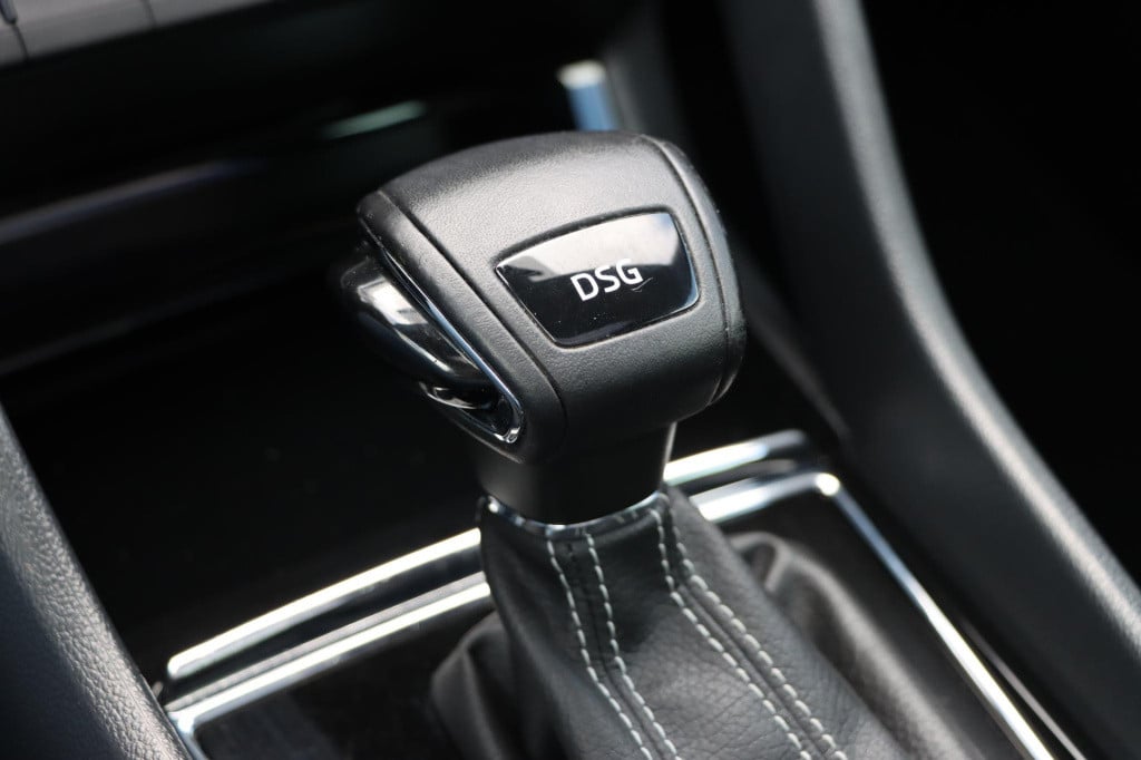 Skoda Karoq 1.5 tsi sportline business 150pk dsg7
