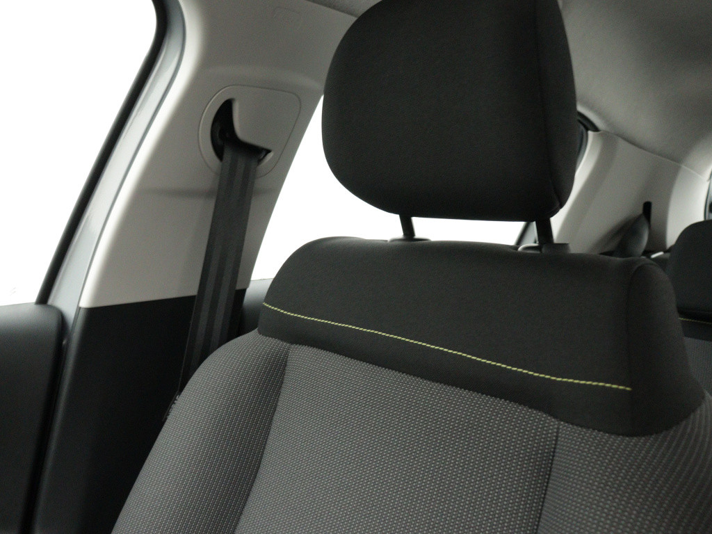 Citroen C3 82pk feel | rijklaar | parkeersenosen achter |