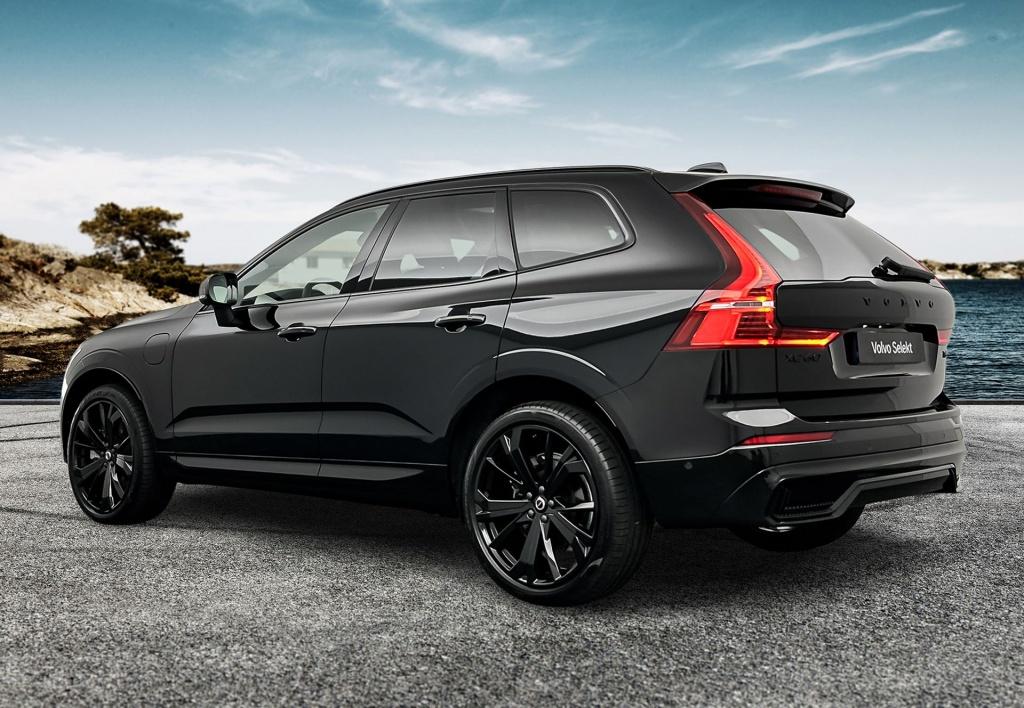 Volvo XC60 t6 398pk recharge ultra black edition| pano| 360camera| trekhaak