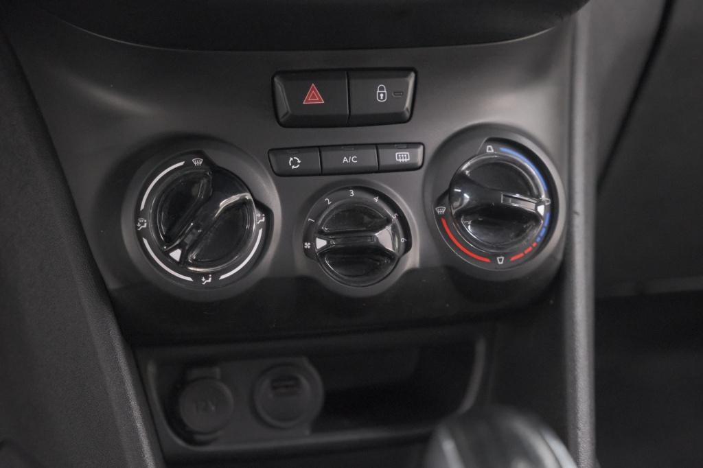 Peugeot 208 puretech 82 signature | parkeersensoren | apple carplay | navig