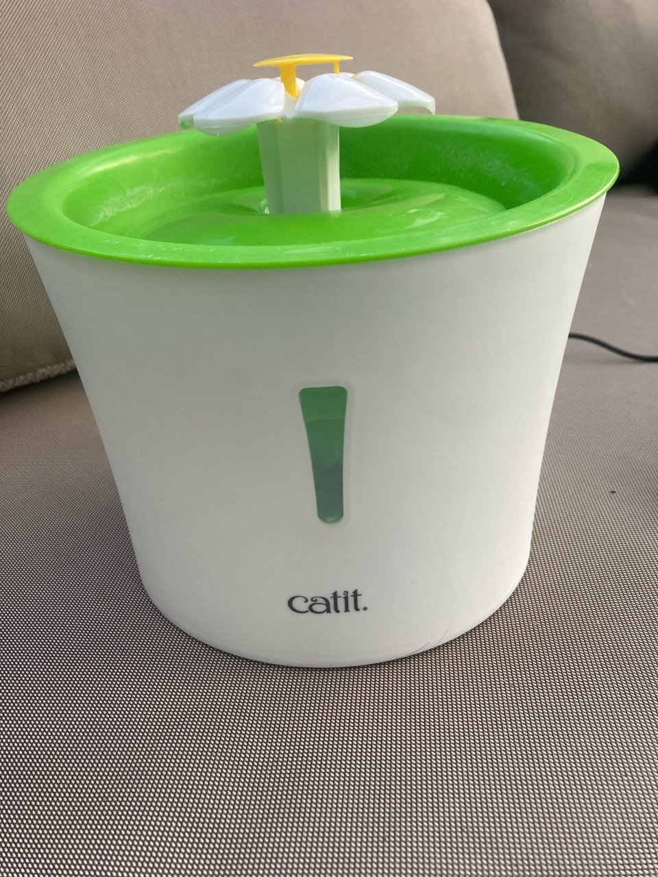 Katten drink fontein