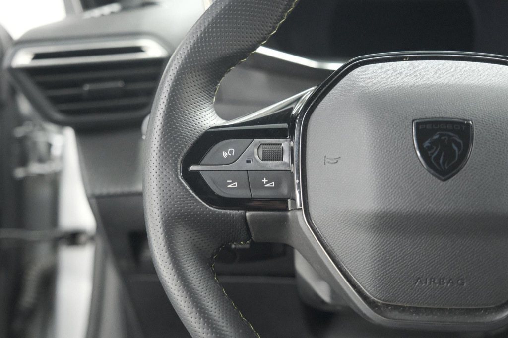 Peugeot 208 puretech 100 gt | camera | navigatie | apple carplay | parkeers