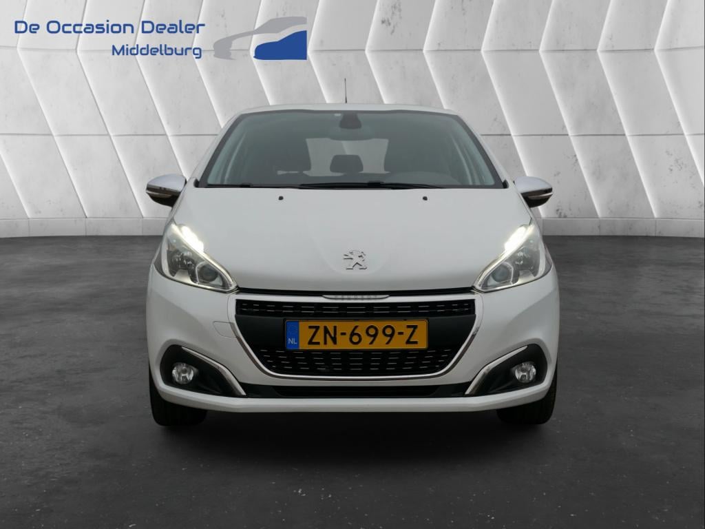 Peugeot 208 1.2 puretech signature rijklaar incl garantie