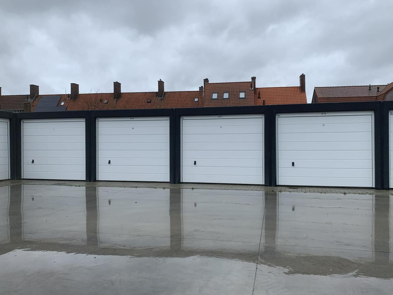 GARAGE TE HUUR TE OOSTBURG VANAF 01/05/2026