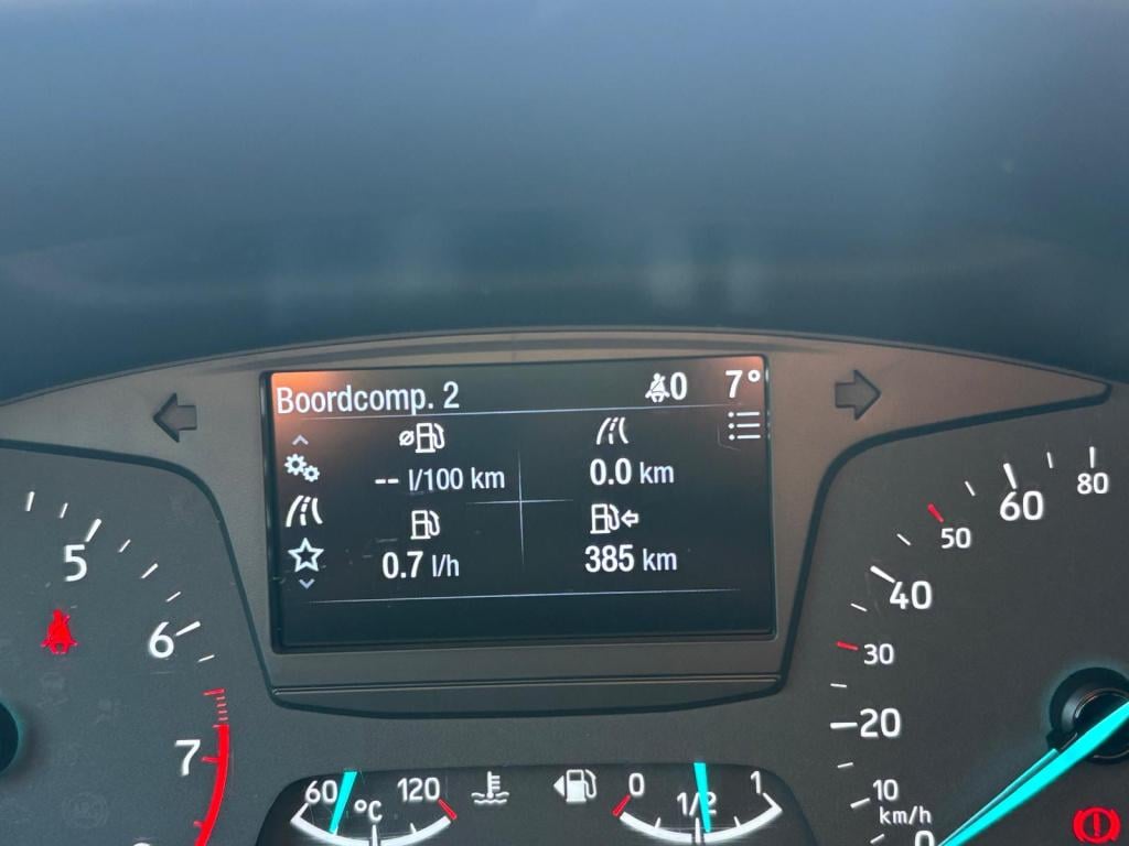 Ford Fiesta ecoboost 100pk 5dr titanium, trekhaak, carplay, winterpaket