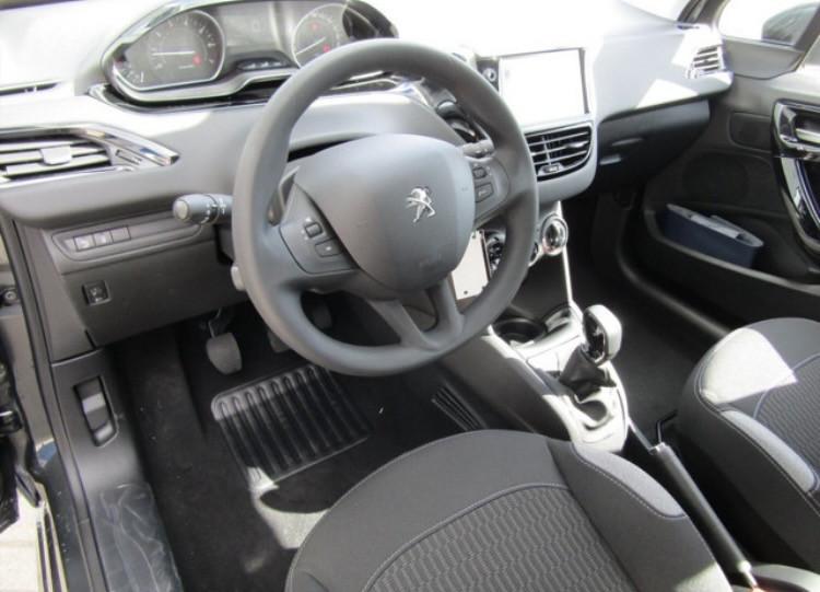 Peugeot 208 2018 54dkm airco navi pdc