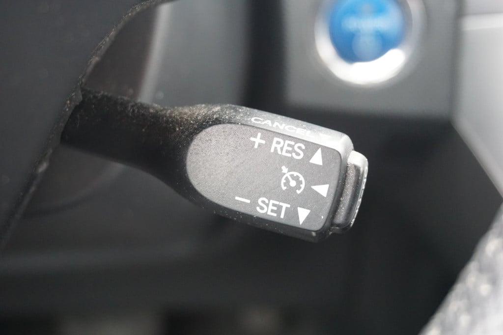 Toyota Auris 1.8 full hybrid aspiration automaat - airco / navi / cruise / 