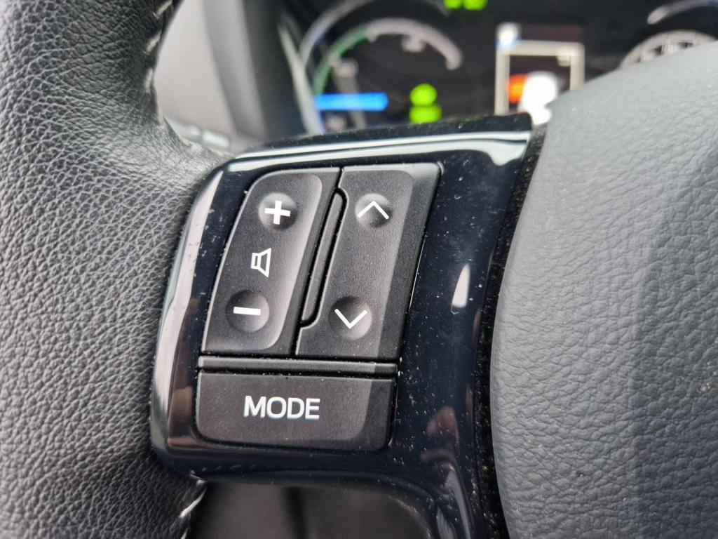 Toyota Yaris 1.5 hybrid dynamic | automaat | navi| rijstrookwaarschuwing | 