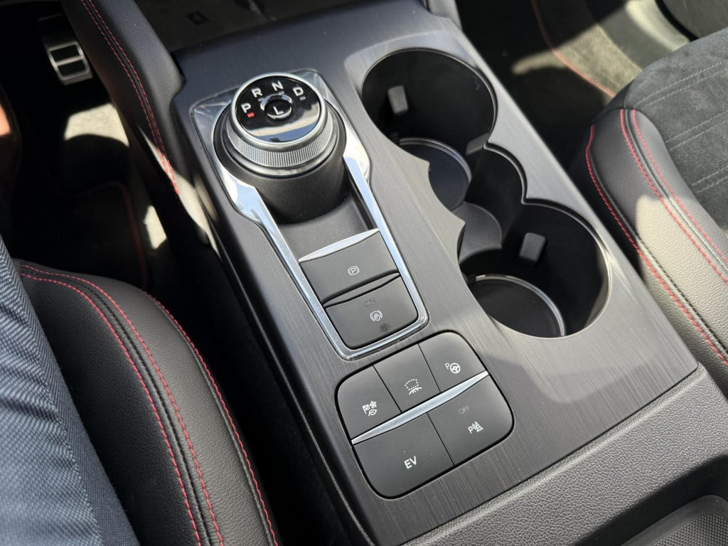Ford Kuga 2.5 phev graphite tech edition 19'' lmv | trekhaak | panoramadak 