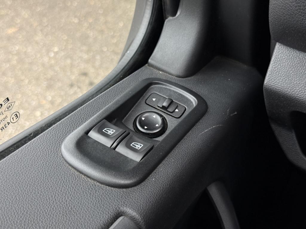 Renault Master t35 2.3 dci 180pk l2h2 work edition | nl-auto | carplay | na