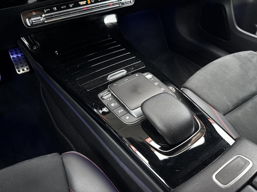 Mercedes-Benz A-Klasse 250 e business solution amg limited | nl-auto | pano