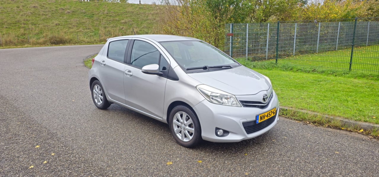 Toyota Yaris 1.0 VVT-i Trend 5-DRS Airco! In Zeer Goede Staat!!