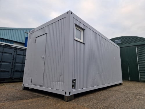 Kantoorunit / bouwkeet / woonunit 6x3m met keuken en toilet