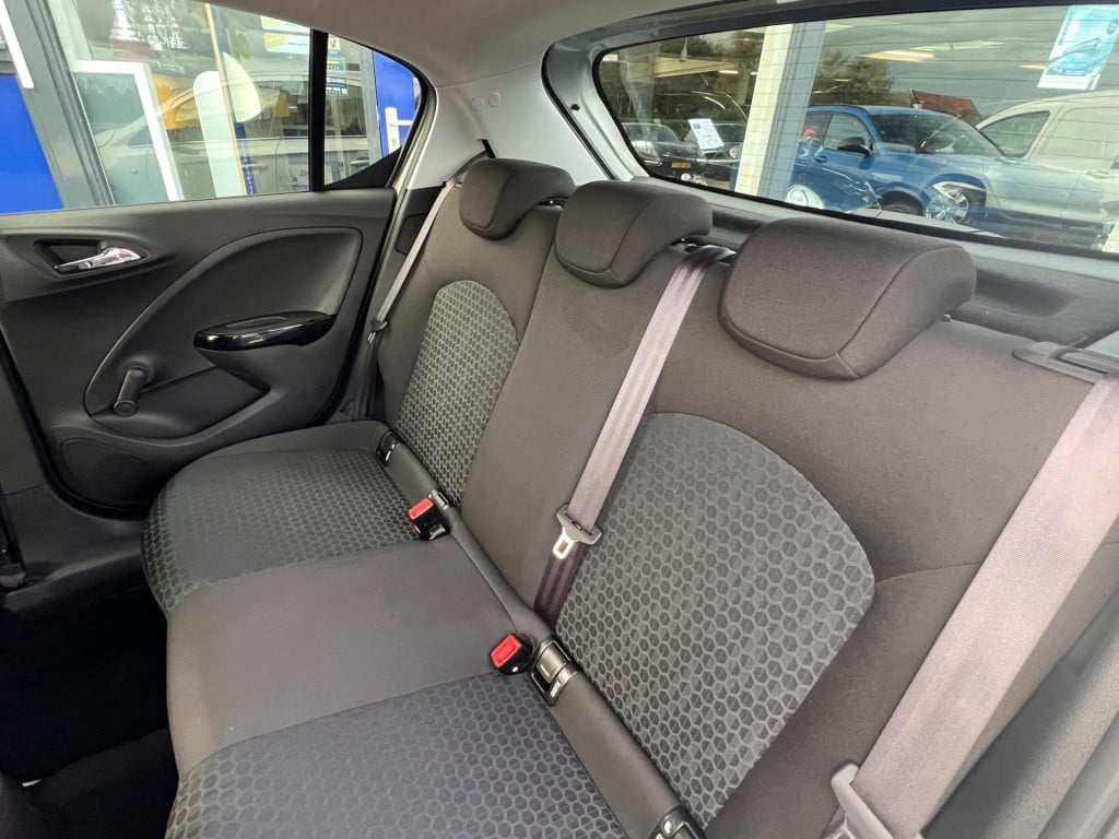 Opel Corsa 1.4 120 jaar edition, carplay, trekhaak enz. enz...
