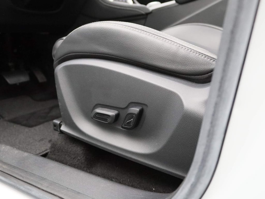 MG Zs-ev mg luxury 45 kwh aut. | panoramadak | leder | navigatie | airco | 