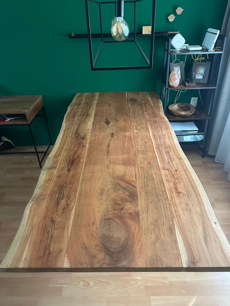 Robuuste eettafel 220 x 100 cm - Geschikt voor 6-8 personen - €200