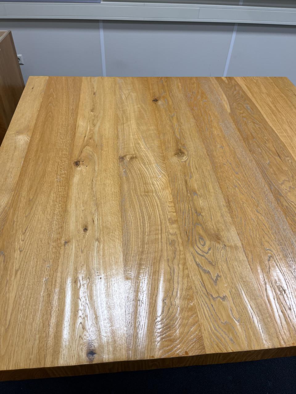 Gratis af te halen  2 tafels