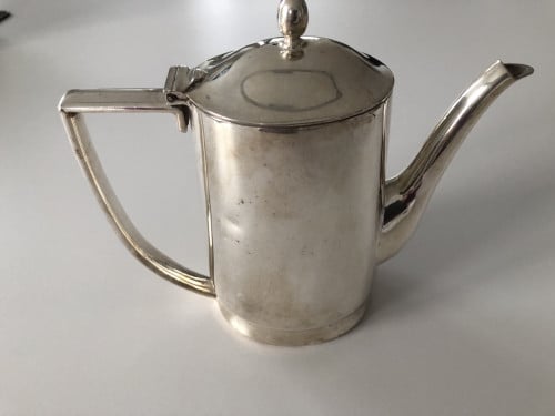 Brocante verzilverde koffiekan
