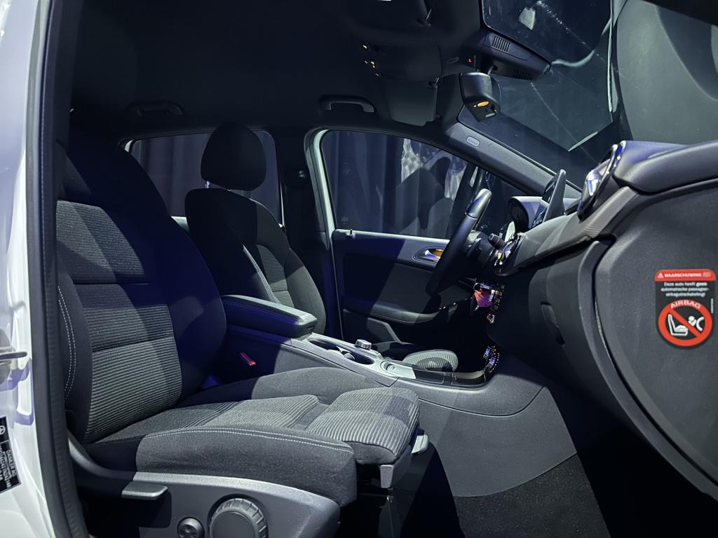 Mercedes-Benz B-Klasse 180 *nl-auto*camera*trekhaak*led*navi*