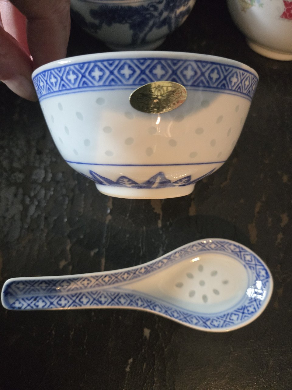 Set van 7 rijstkommen. 6 x 11.5 cm 1 x 9.5 cm doorsnee.