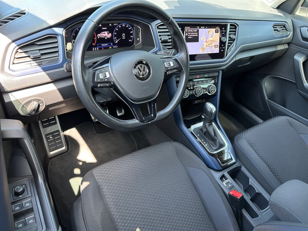 Volkswagen T-roc 1.5 tsi 150pk dsg r-line | 19 inch | led | trekhaak | virt
