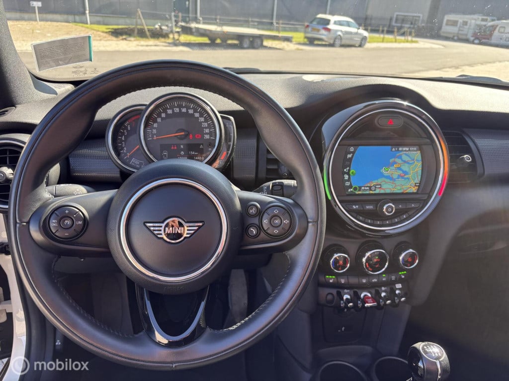 Mini Cooper Cabrio 1.5 chili