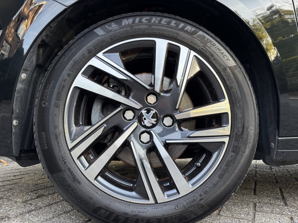 Peugeot 208 1.2-100pk puretech allure