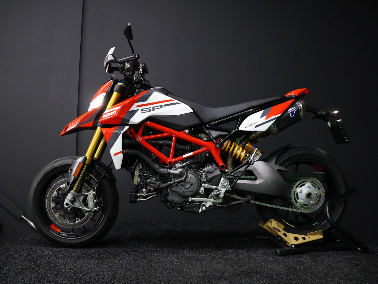 HYPERMOTARD 950 SP | Termignoni | Carbon