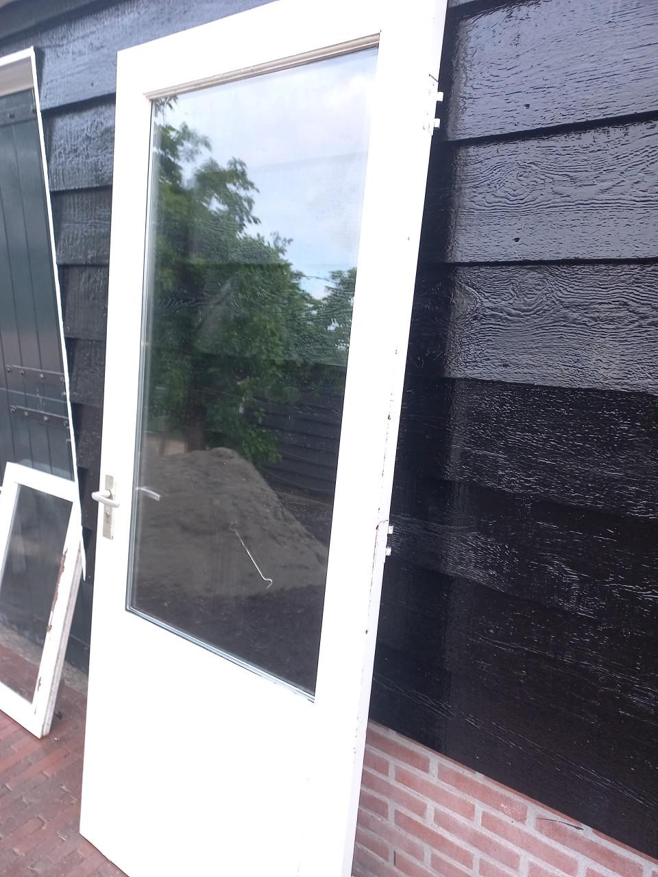 Hard houten buitendeur