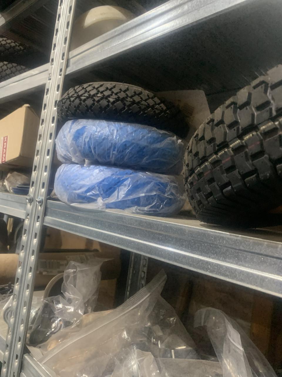 Zwenk en Bok -steek en kruiwagen wielen