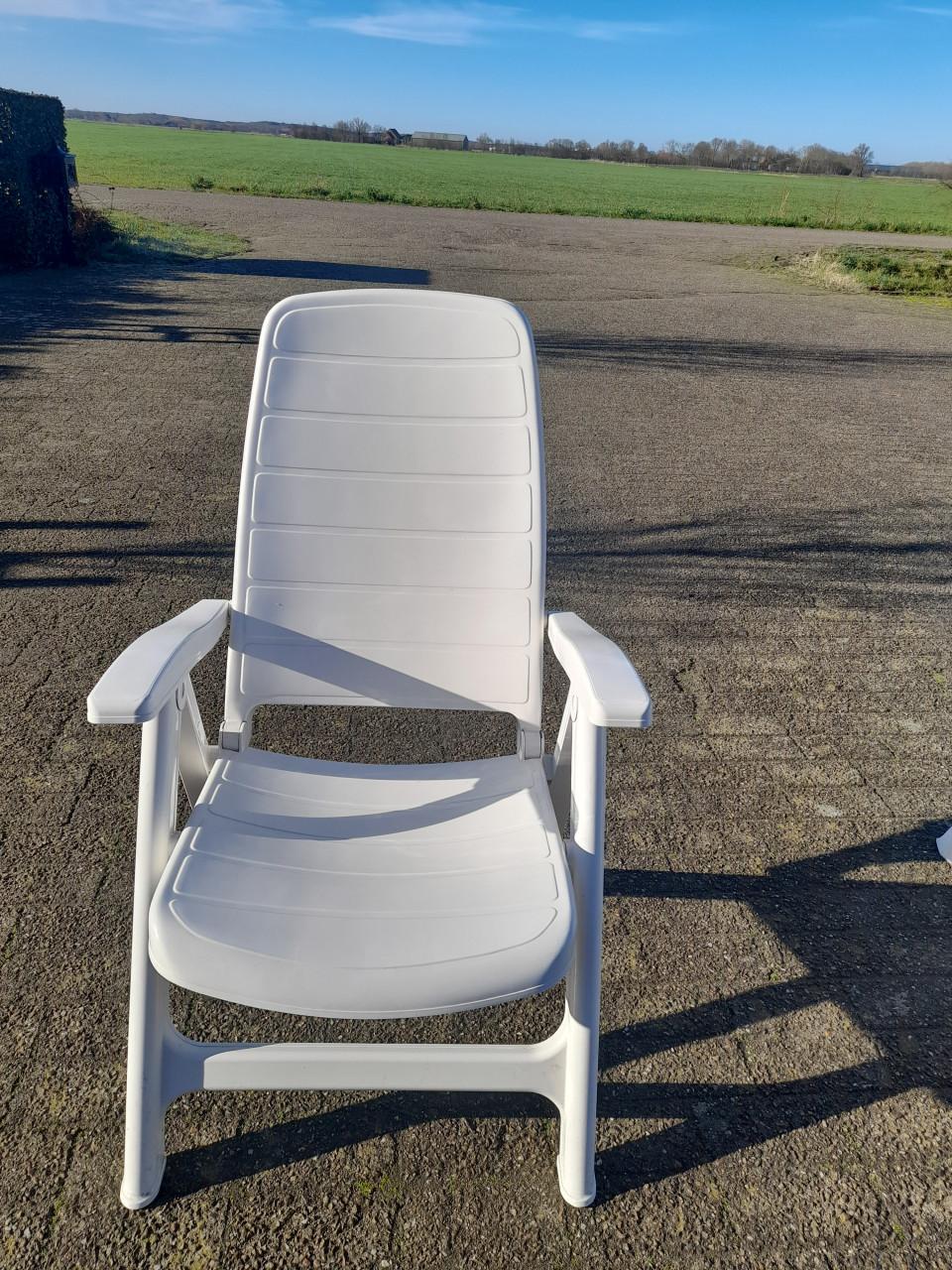 Verstelbare witte tuinstoel (flair)