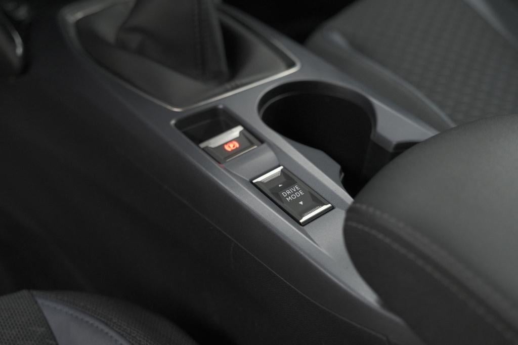 Peugeot 2008 puretech 130 allure pack | trekhaak | adaptieve cruise control