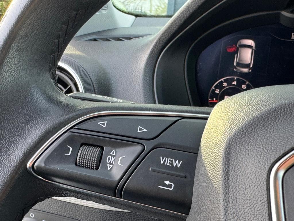 Audi Q2 1.5 tfsi *s edition . virtual * camera * black pack