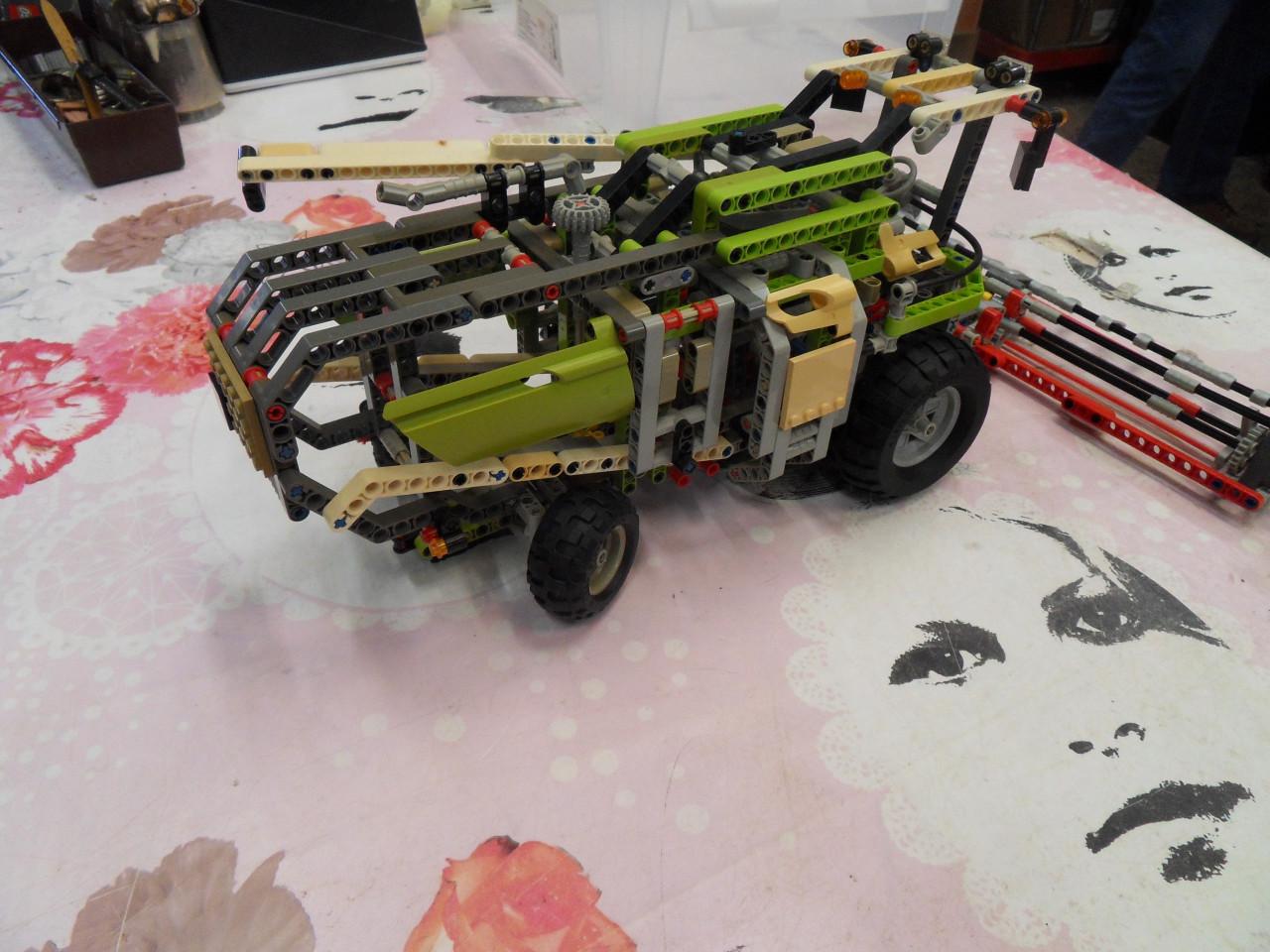 Lego combine no. 8274