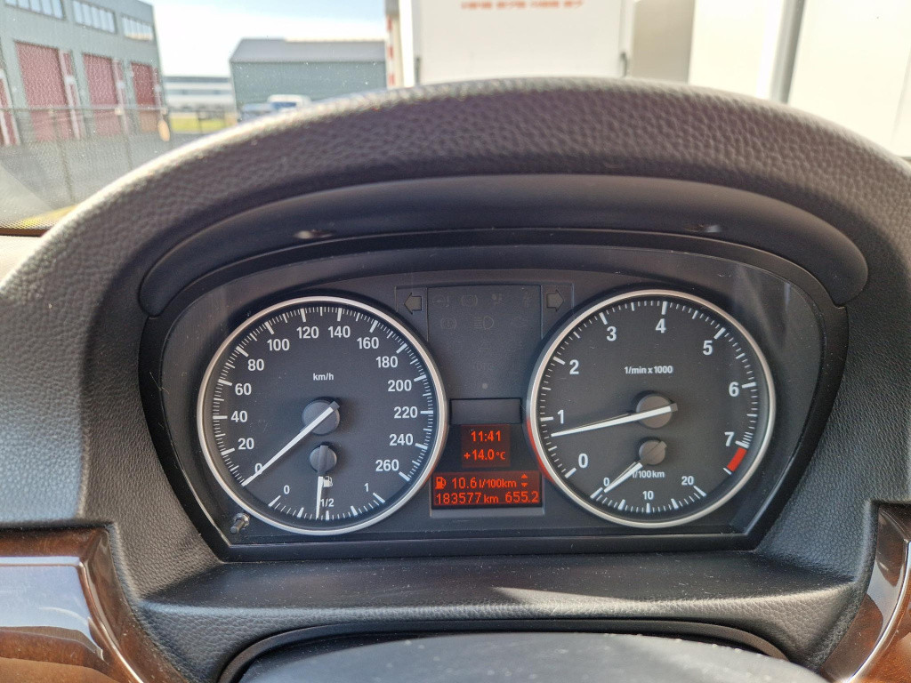 BMW 3-serie touring 320i business line style