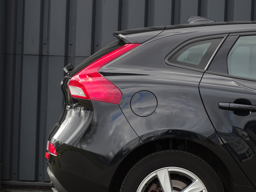Volvo V40 1.6 t2 momentum | stoelverwarming | navi | bluetooth