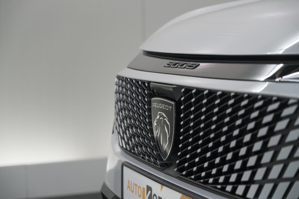 Peugeot 3008 hybrid 136 e-dsc6 gt | panoramadak | focal hifi pack| 360 came