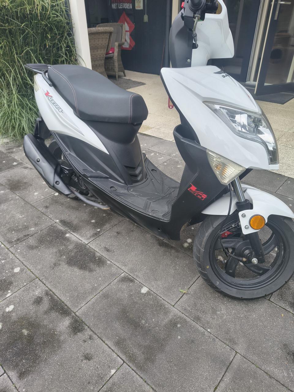 Brom scooter ( blauw kenteken)