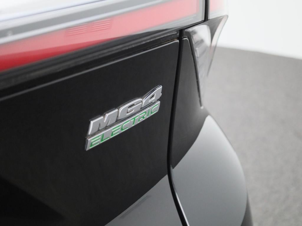 MG Mg4 64 kwh luxury