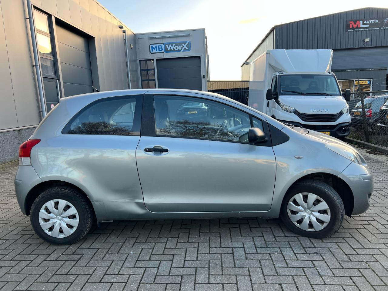 Toyota Yaris 1.0 VVTi Acces Vol Jaar Apk
