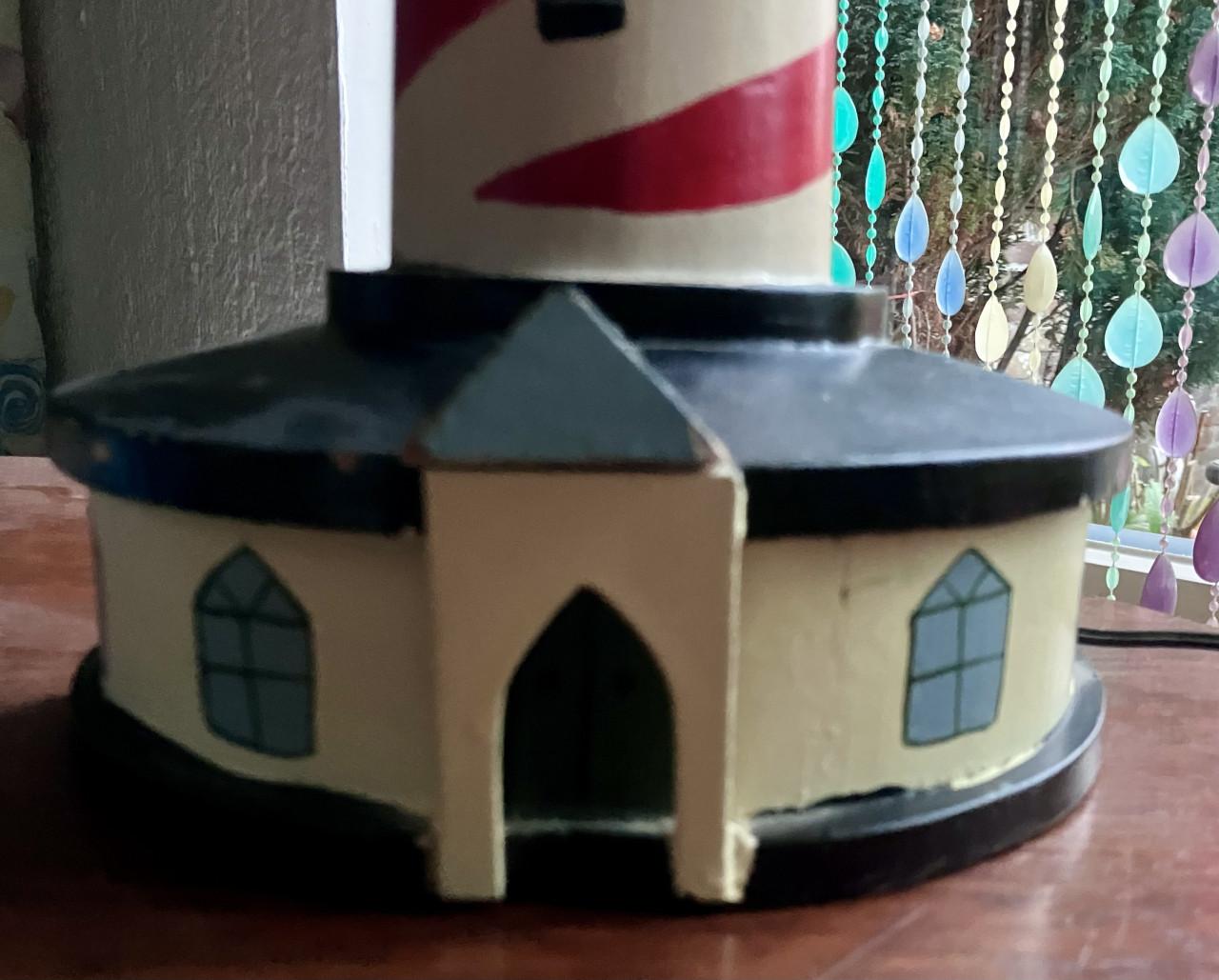 Vuurtoren Haamstede met licht, hout