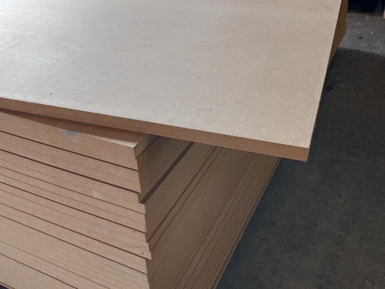 MDF PLAAT 22MM 244X122CM