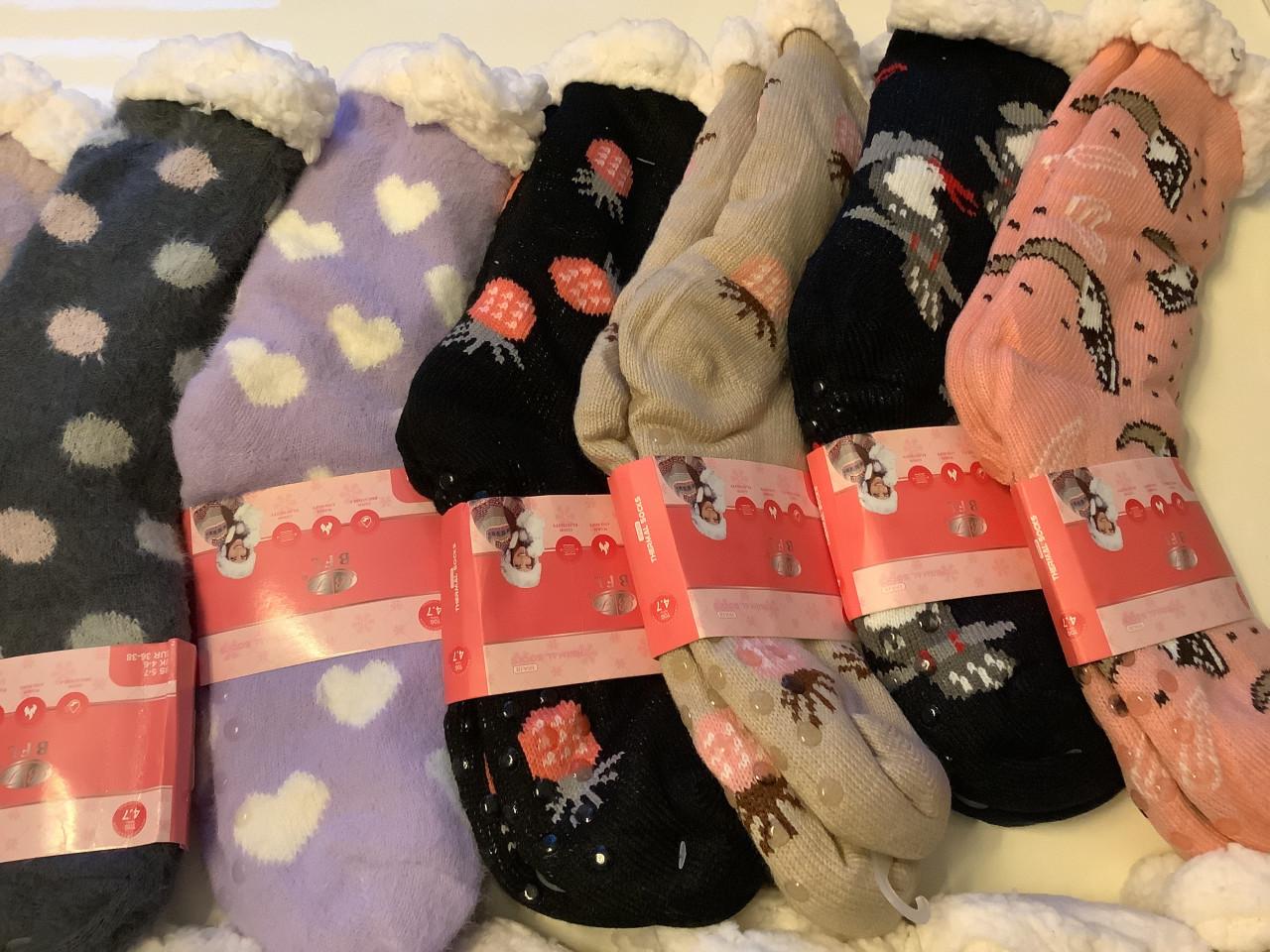 Partij warme dames fluffy huissokken met antislip. ( partij 10)