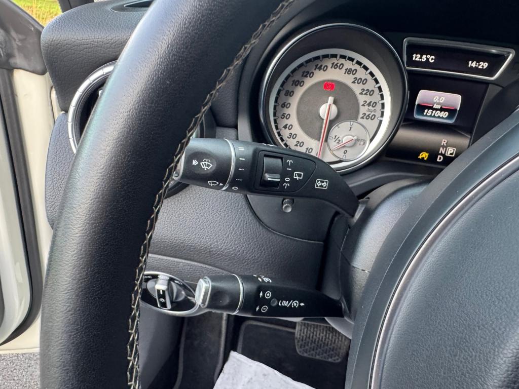 Mercedes-Benz Cla shooting brake 180 urban night-pakket automaat , panorama