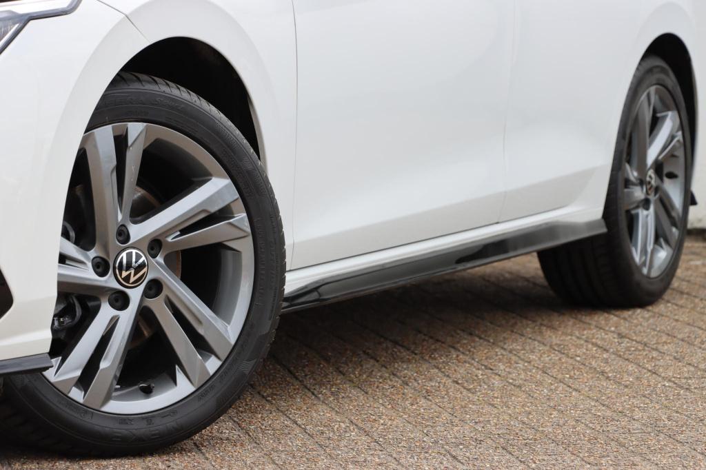 Volkswagen Golf 1.5 etsi r-line dsg7 130pk