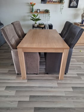 Eethoek met 4 stoelen
