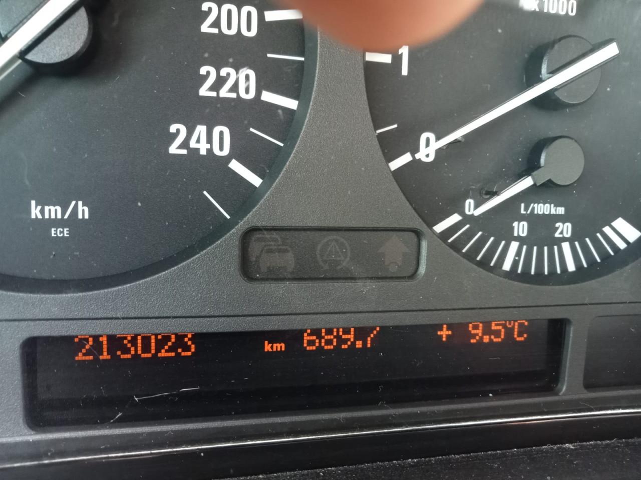 BMW X-5 3.0d handgeschakeld! Origineel NL auto. Met bijzonder historie