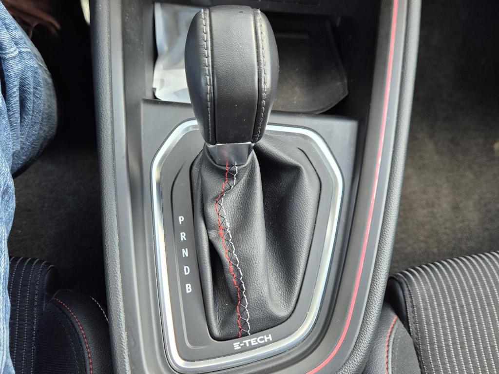 Renault Clio 1.6 e-tech hybrid 140 r.s. line camera, navigatie, all season 