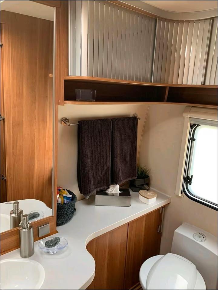 Fendt 700 SGD caravan