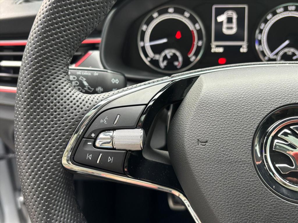 Skoda Scala 1.0 tsi 110pk sport business| carplay|panodak|17"lm| rijklaarpr